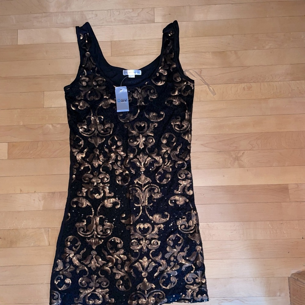 3/$25 sparkle tank top BNWT ladies size XS